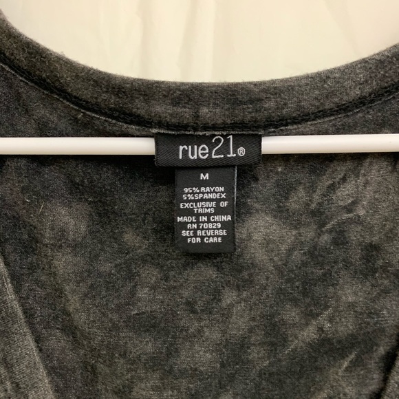 Rue 21 Smokey black plain tee - Picture 5 of 5